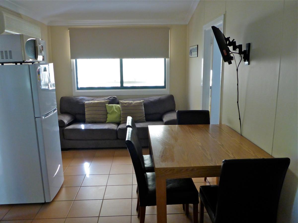 Lazy Lobster Holiday Units & Chalets Port Denison Esterno foto