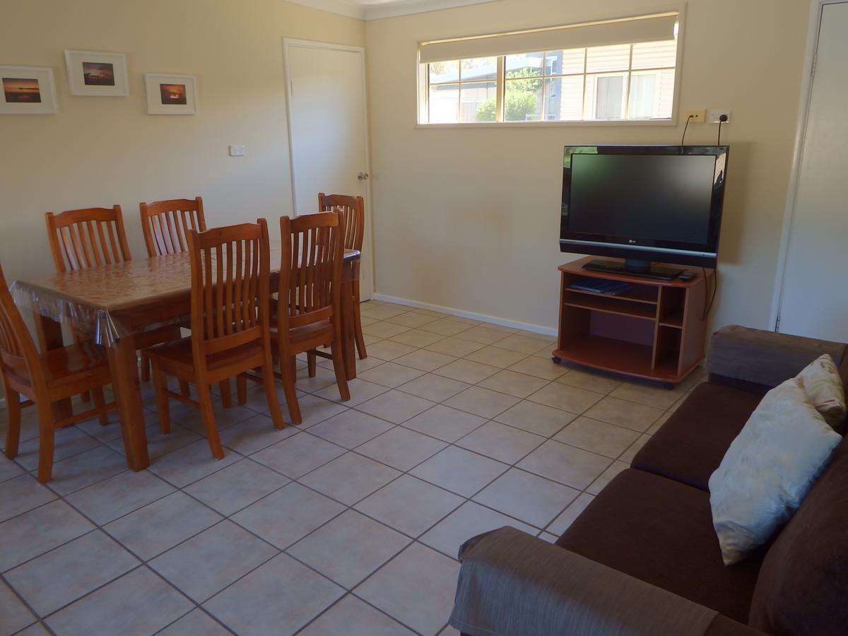 Lazy Lobster Holiday Units & Chalets Port Denison Esterno foto