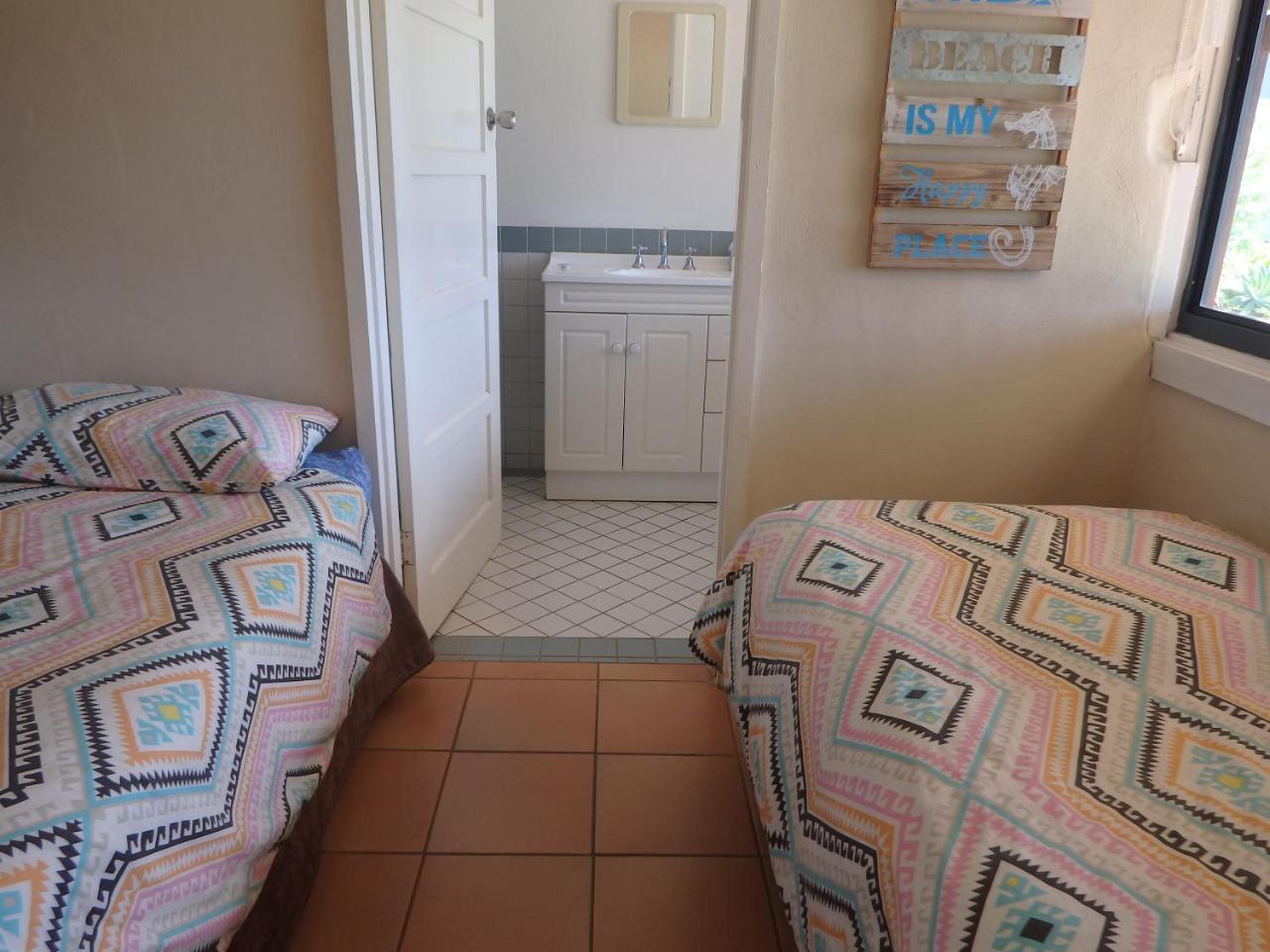 Lazy Lobster Holiday Units & Chalets Port Denison Esterno foto
