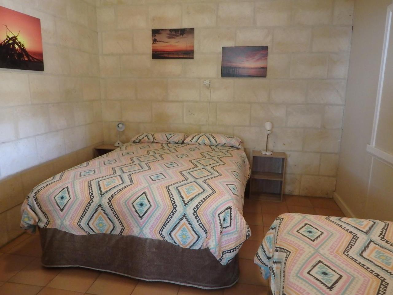 Lazy Lobster Holiday Units & Chalets Port Denison Esterno foto